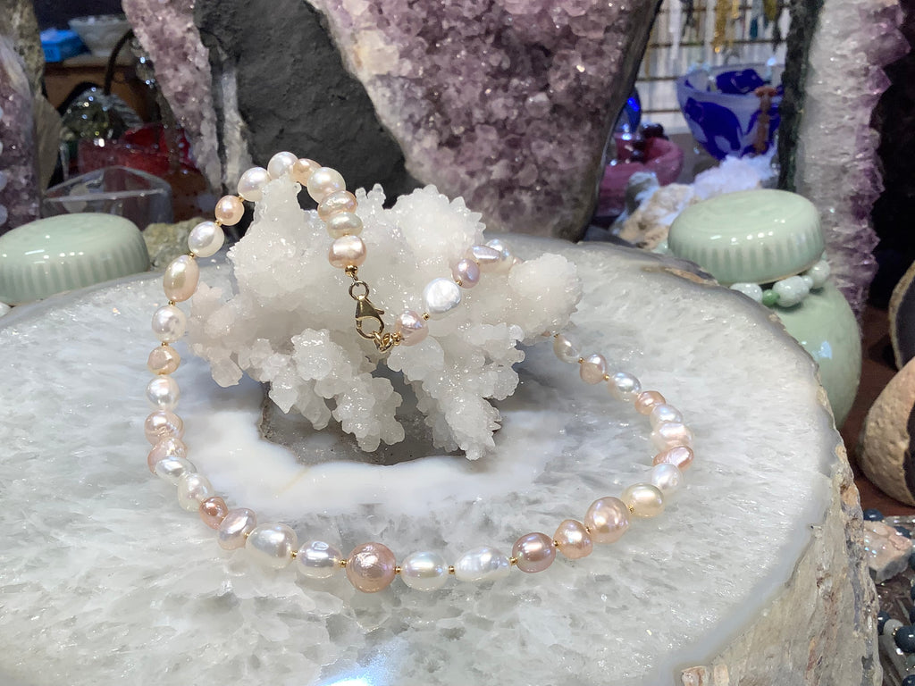 Beautiful Natural White & Pink Freshwater Pearl Necklace