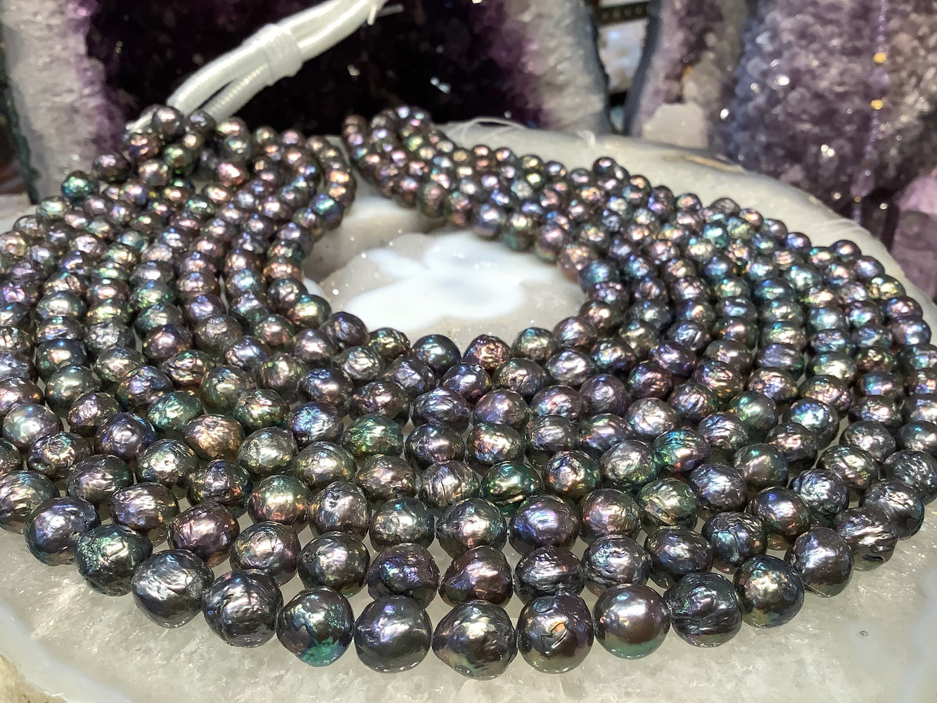 Peacock freshwater nucleus pearls - 9-10mm