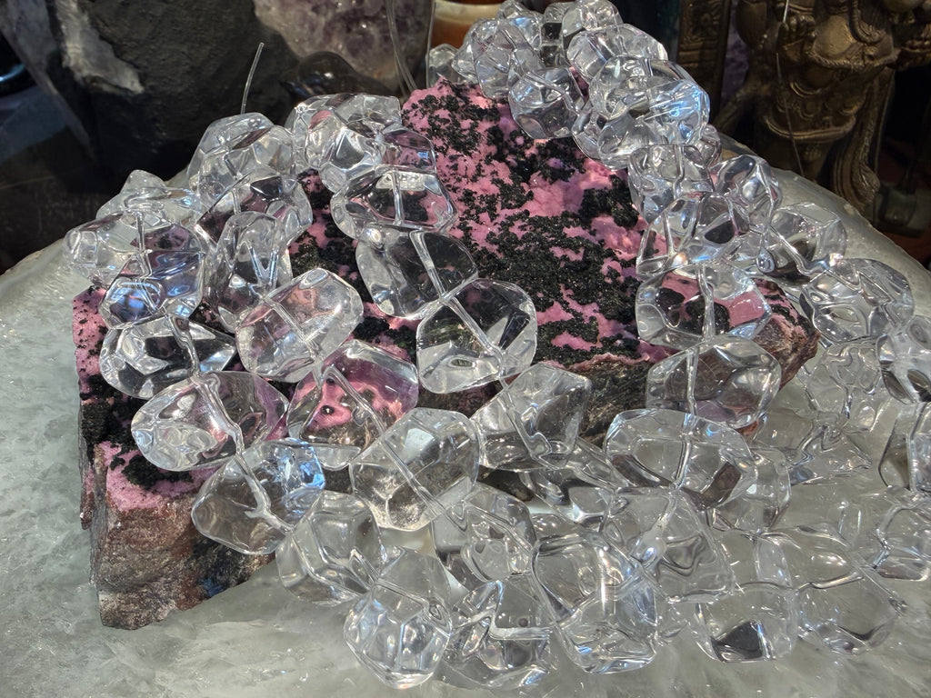 Superb Quartz ice cut chiselled 22mm gemstones beads