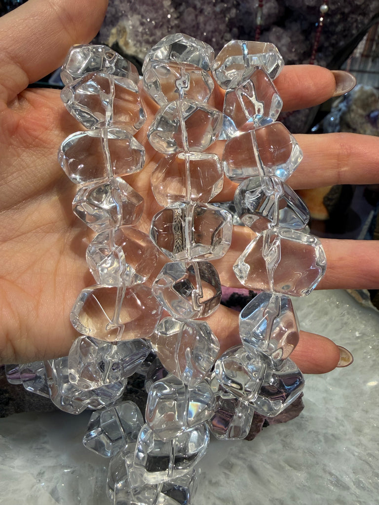 Superb Quartz ice cut chiselled 22mm gemstones beads