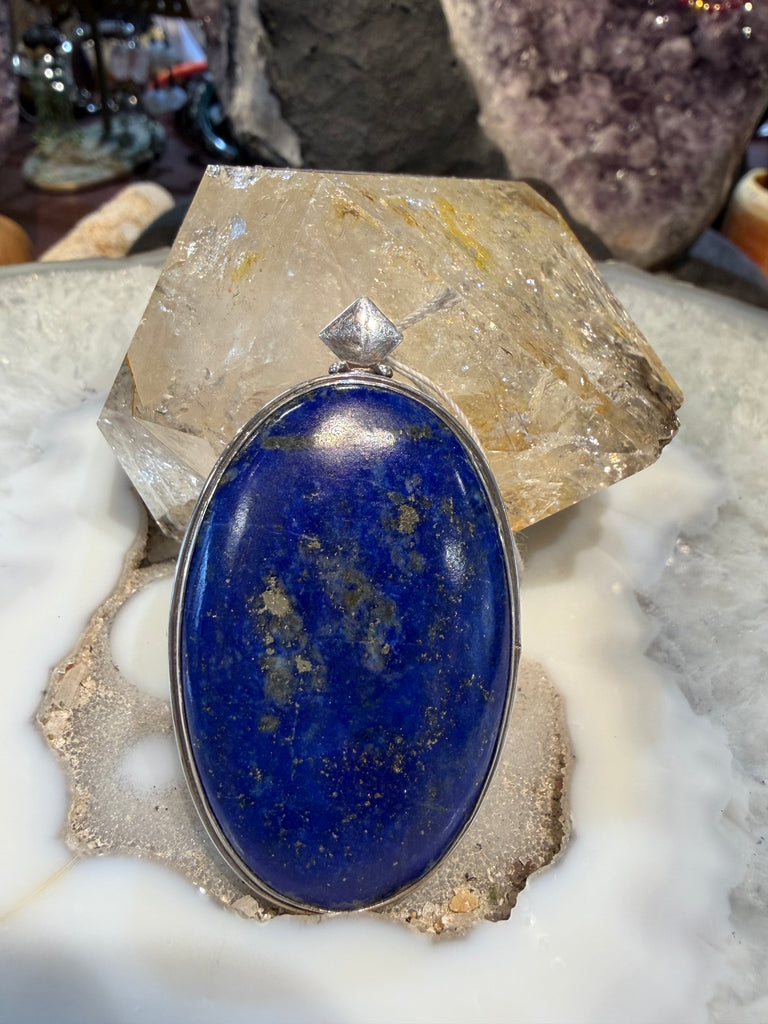 Lapis lazuli oval Nepal sterling silver pendant
