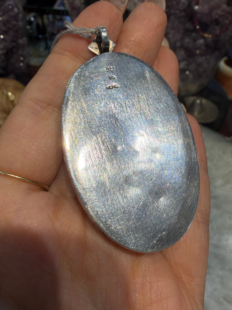 Lapis lazuli oval Nepal sterling silver pendant