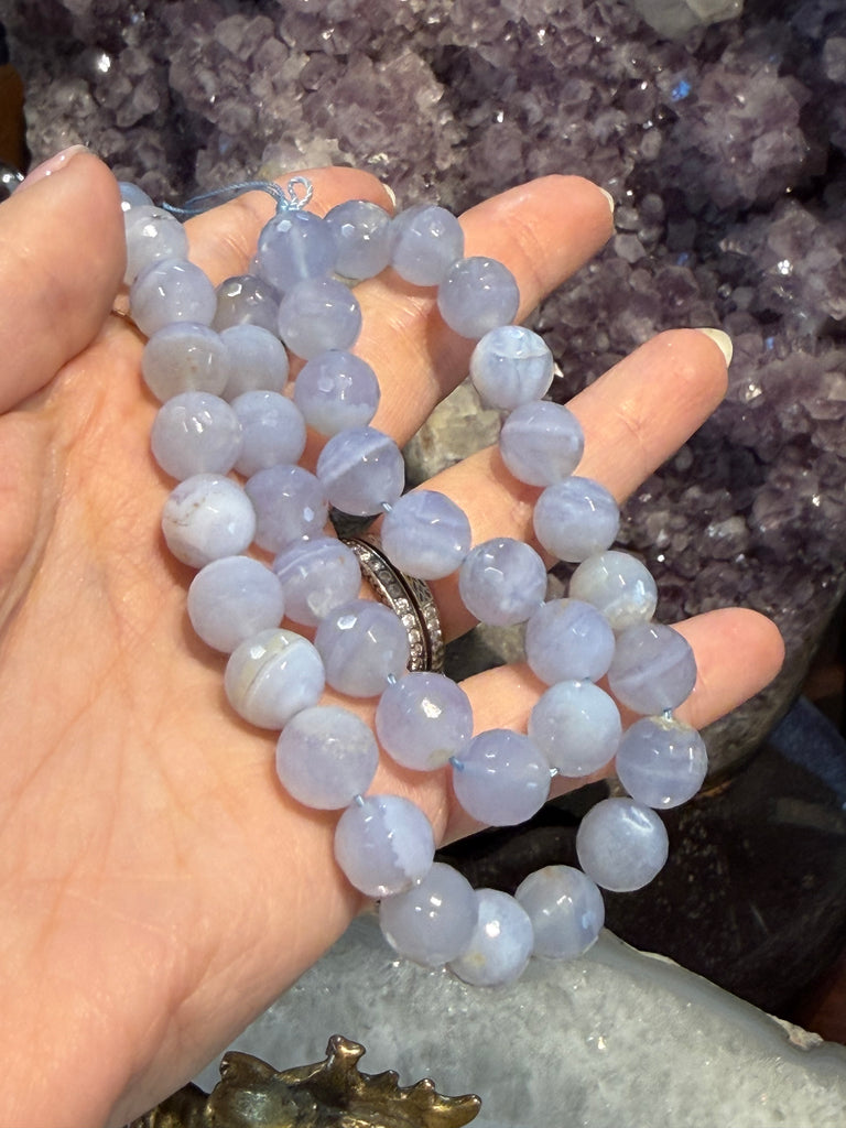 Superb Blue lace agate faceted 10mm gemstone