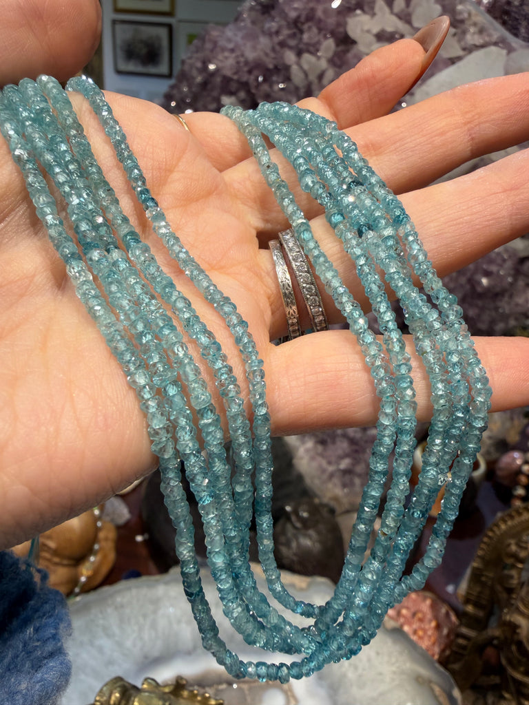 Superb Blue zircon faceted 3mm gemstones beads