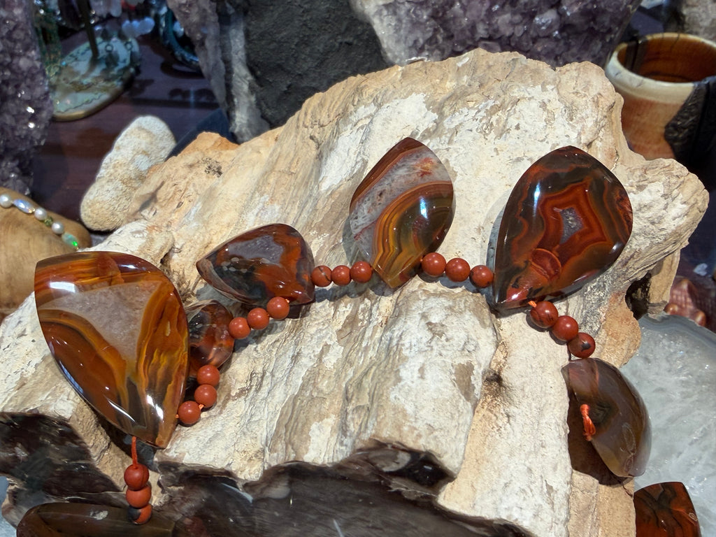 Superb Larve Red condor agate top drilled gemstone pendant beads