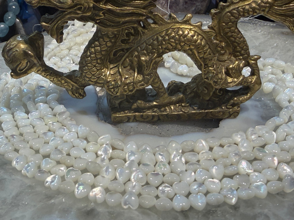 Mother of pearl 6mm shimmer heart