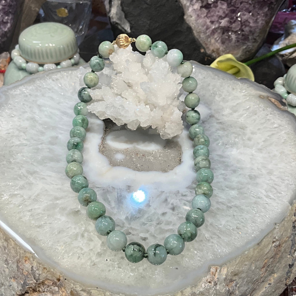 Beautiful Vintage Natural Green Jadeite Jade Hand Knotted Necklace