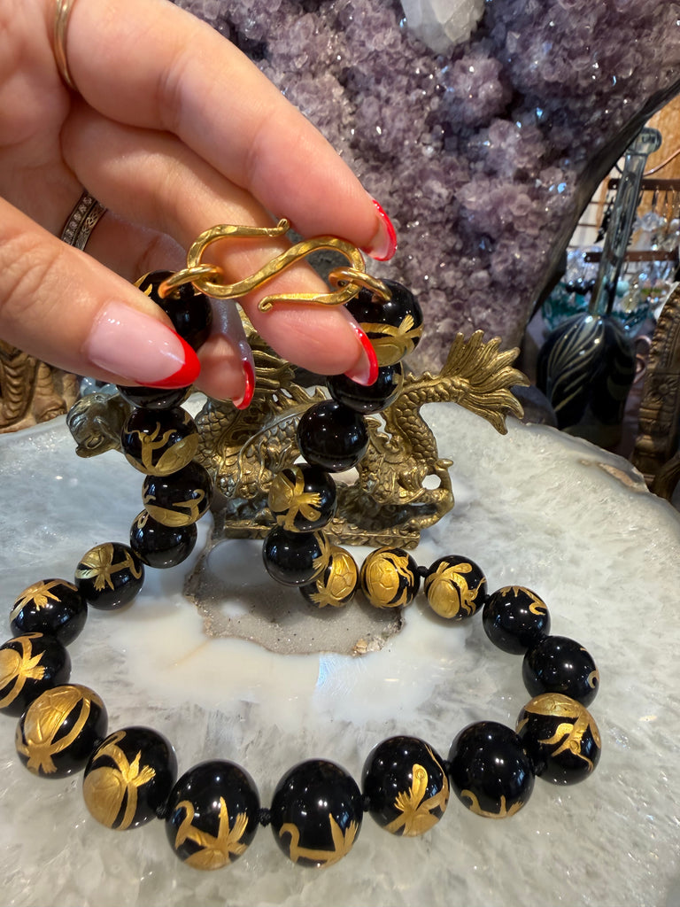 Superb black agate & gold carving mythological gemstone necklace