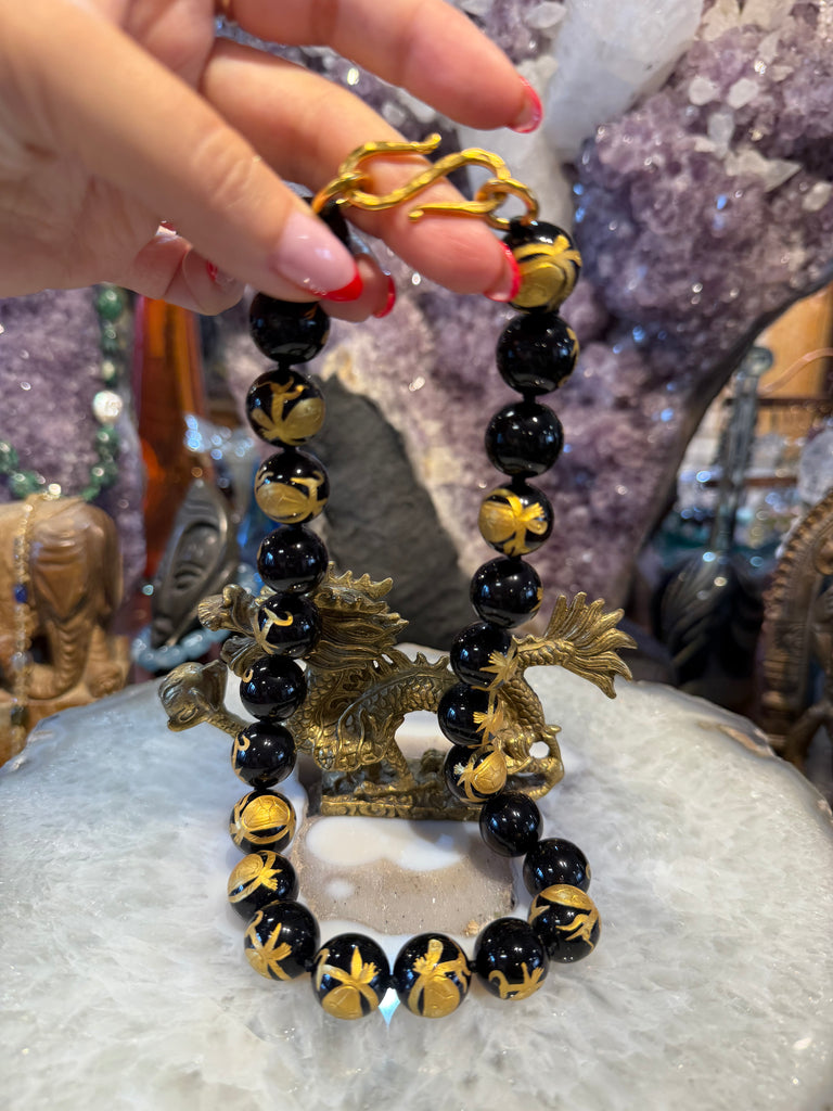Superb black agate & gold carving mythological gemstone necklace