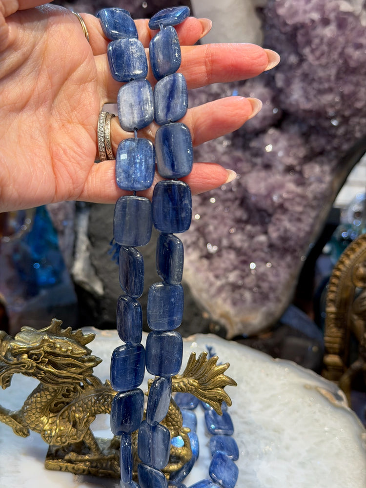 Perles de gemme ovales en kyanite bleue 12mm x 8mm