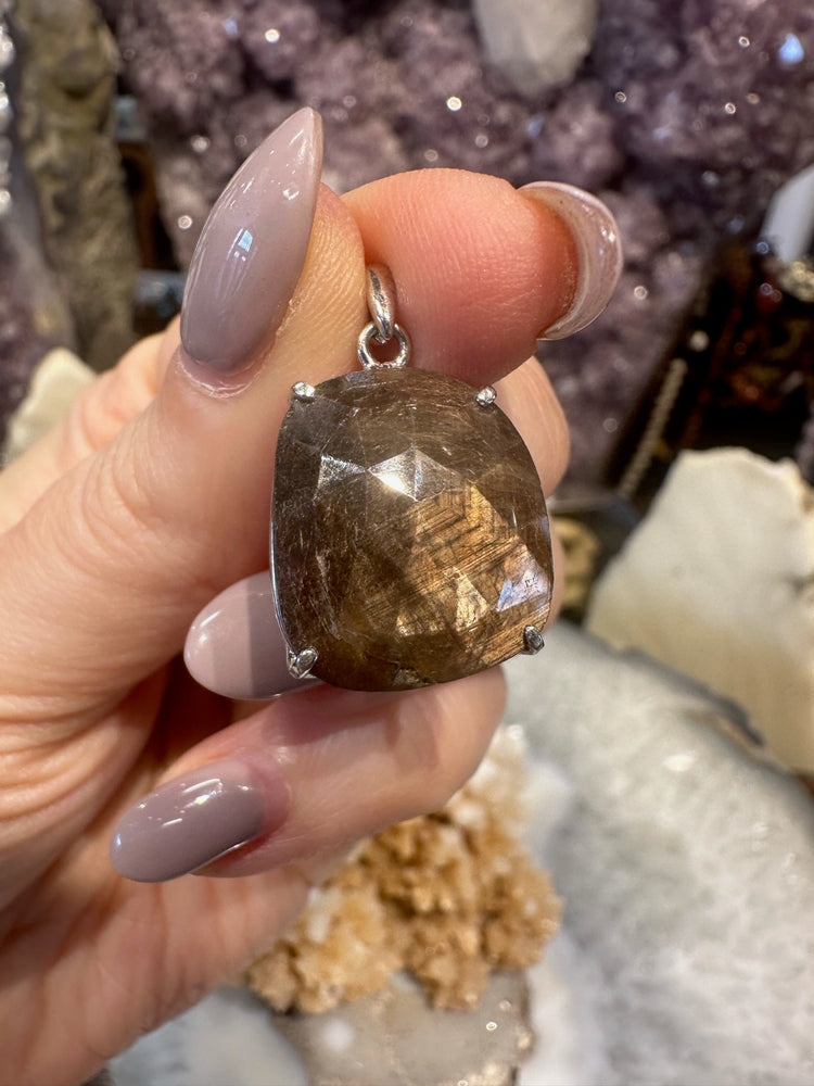 Stunning Natural Sapphire Faceted Sterling Silver Gemstone Pendant