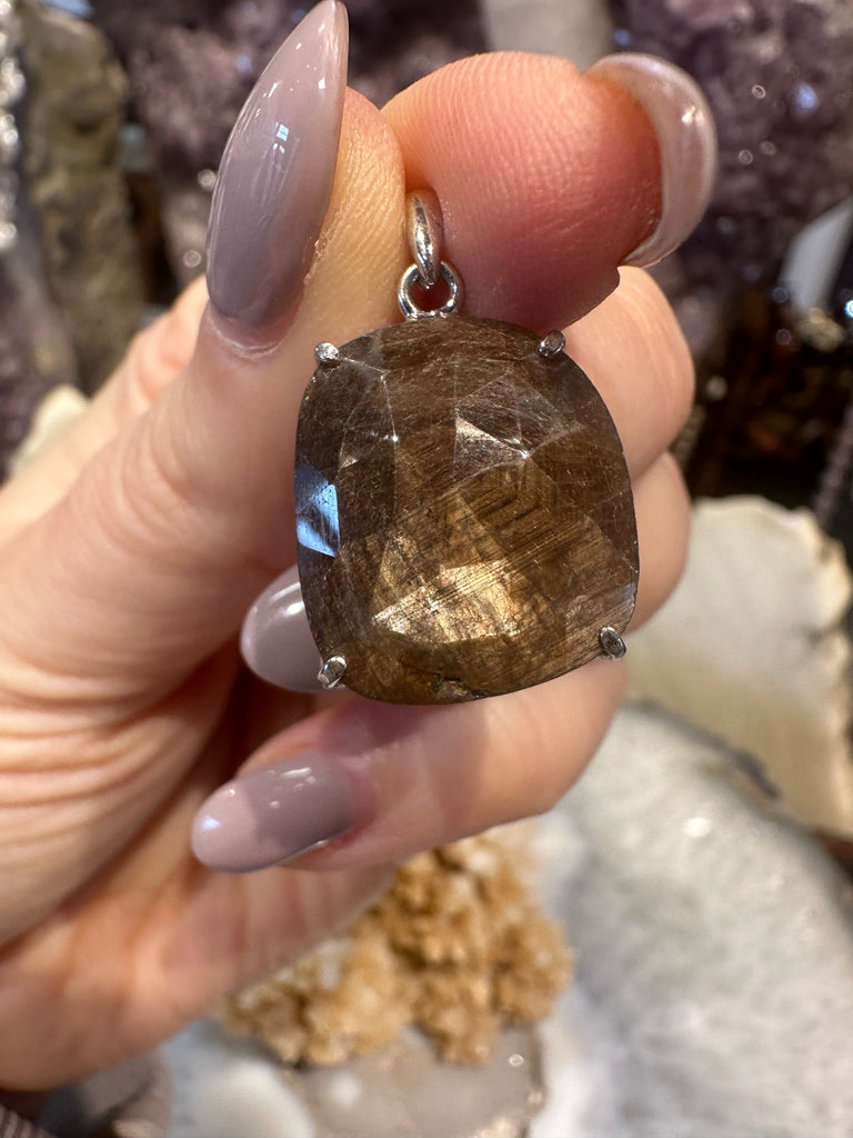 Stunning Natural Sapphire Faceted Sterling Silver Gemstone Pendant