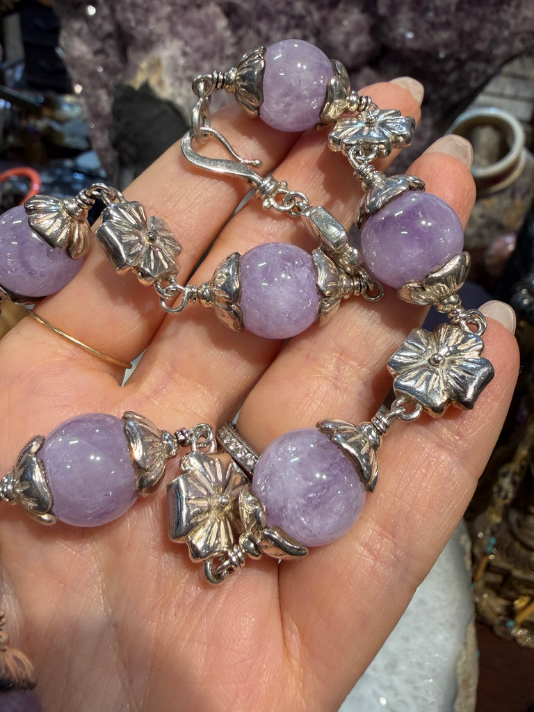 Beautiful vintage lavender amethyst & sterling silver Nepal necklace