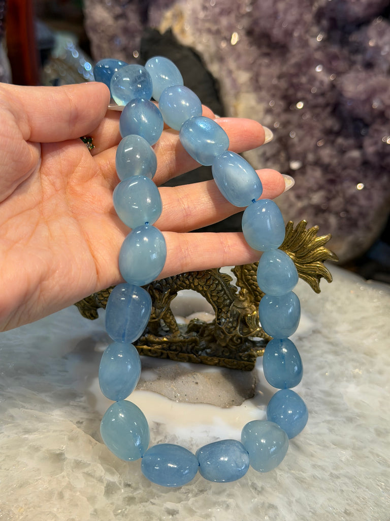 Gorgeous Aquamarine blue shimmer 17-18mm gemstone