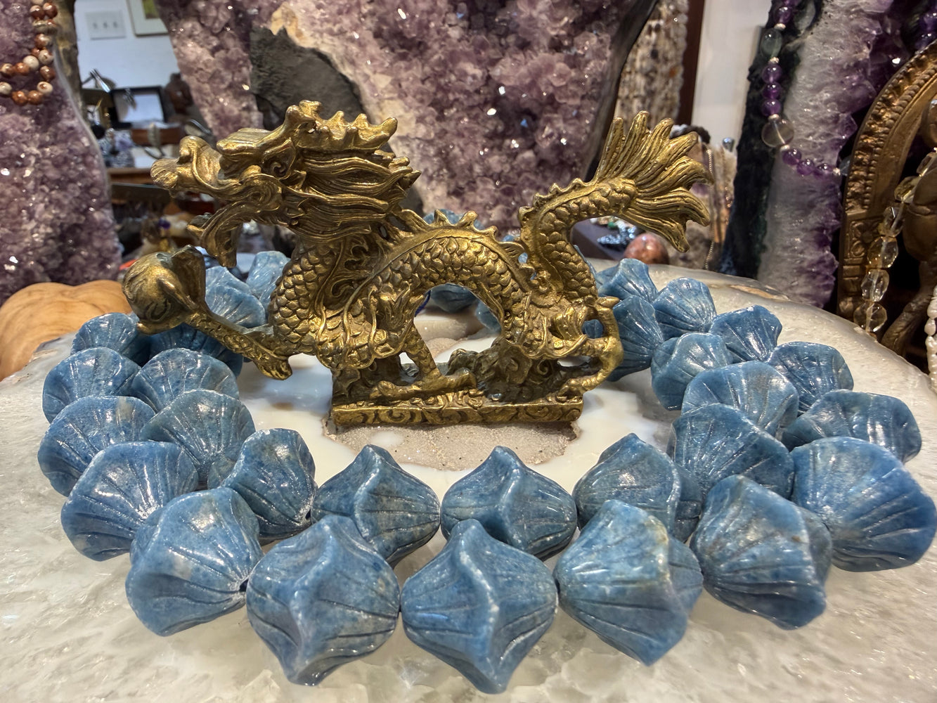 Beautiful Denim lapis 20mm tulip carving gemstone beads