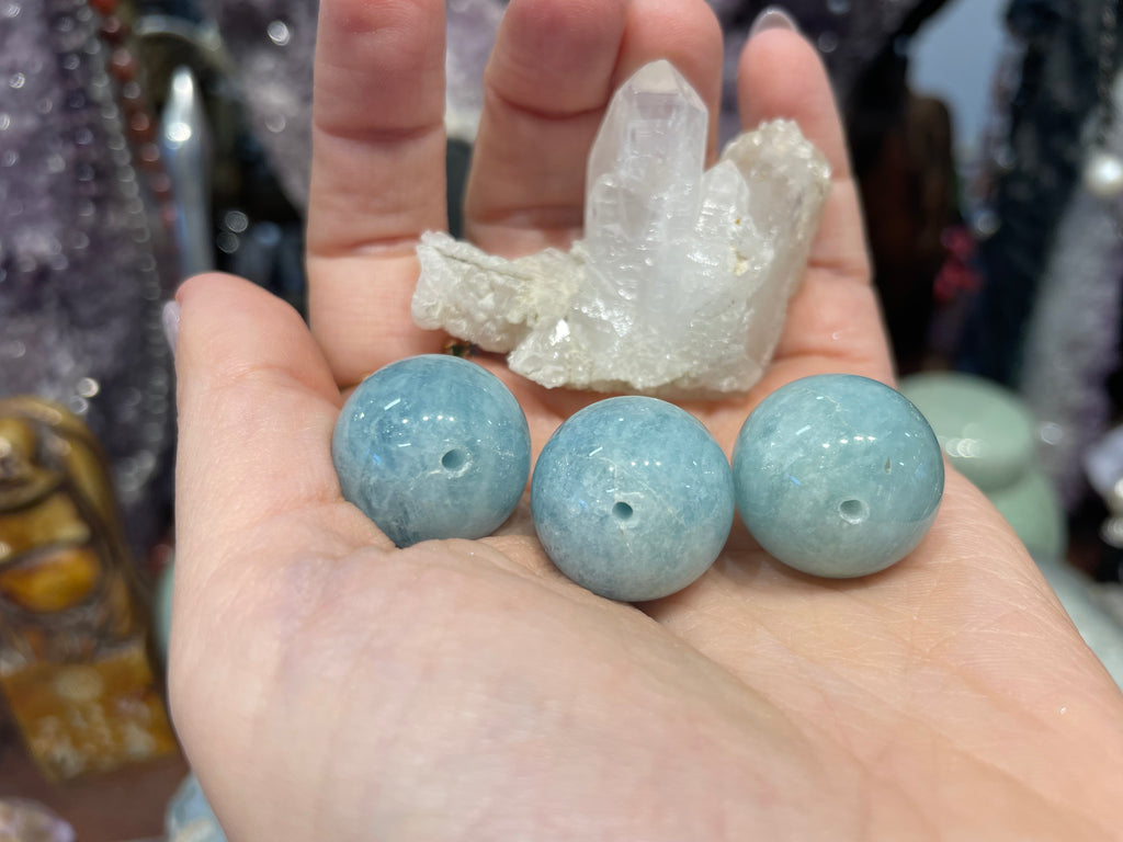 3 Blue Aquamarine 20mm round gemstones beads