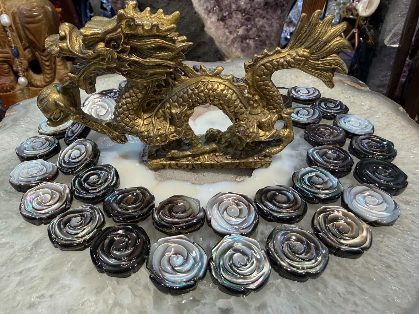 Stunning Black mother of pearl carved 20mm rosebuds