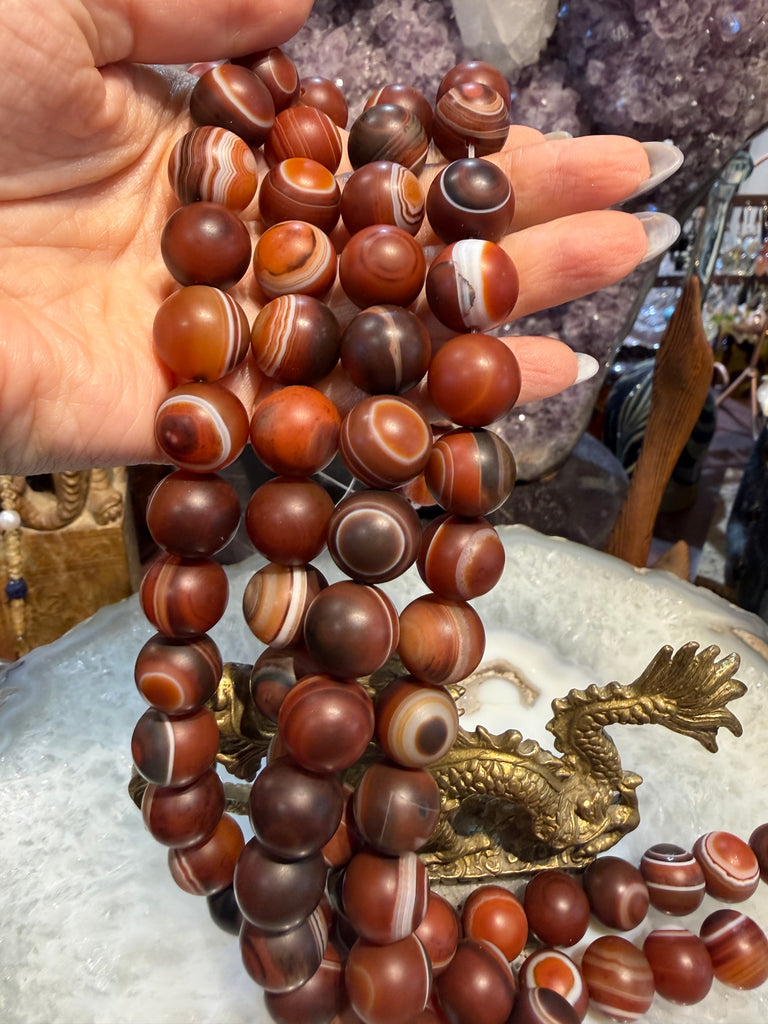 Red eye Matte 14mm banded agate gemstone