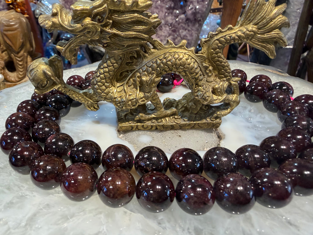 Garnet deep 15mm gemstones