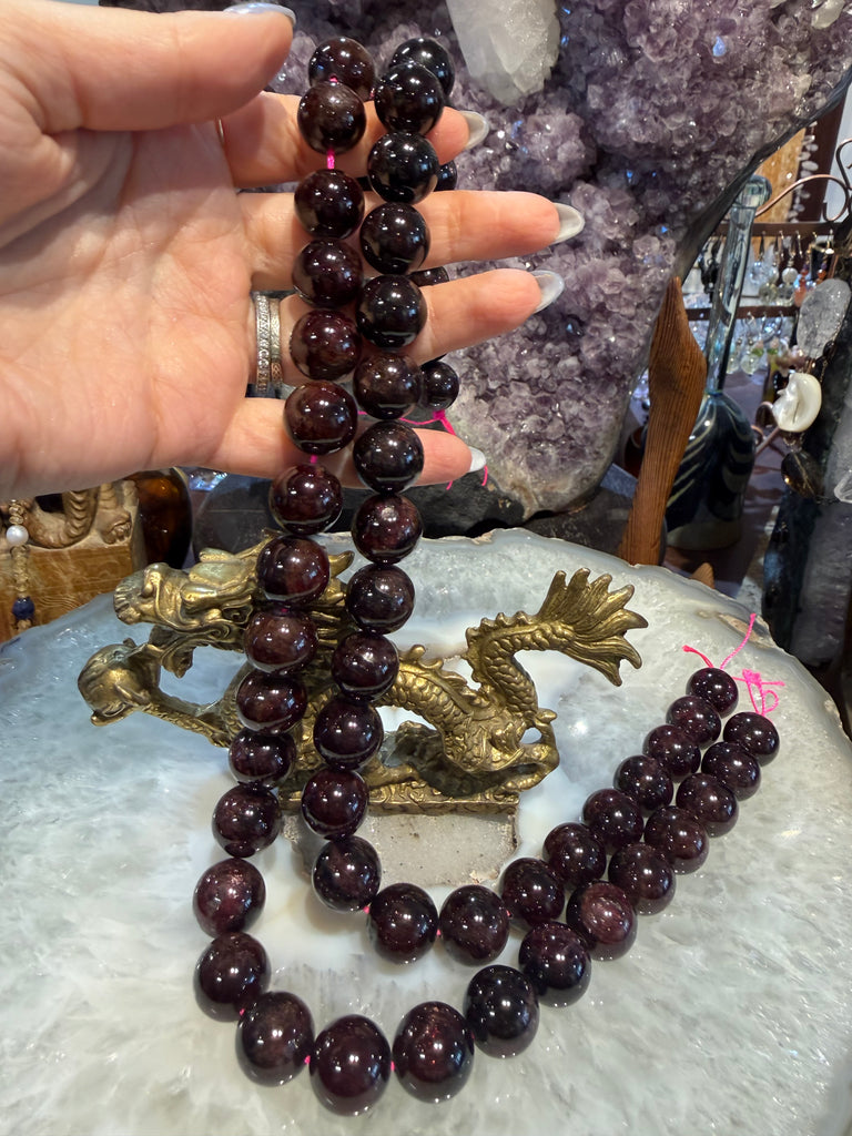 Garnet deep 15mm gemstones