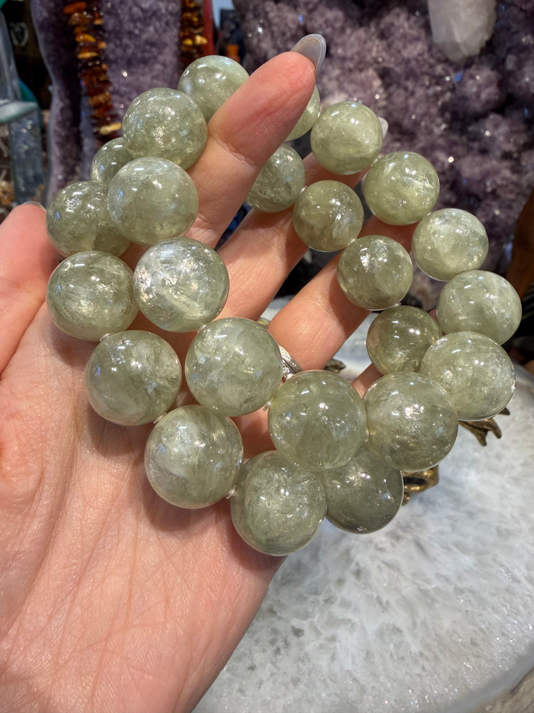 Superb Gem green lepidolite 17mm bracelet