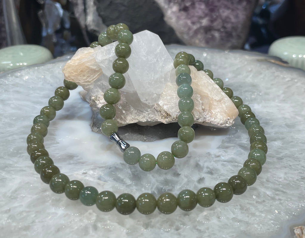 Vintage green jadeite jade 8.5mm gemstone necklace