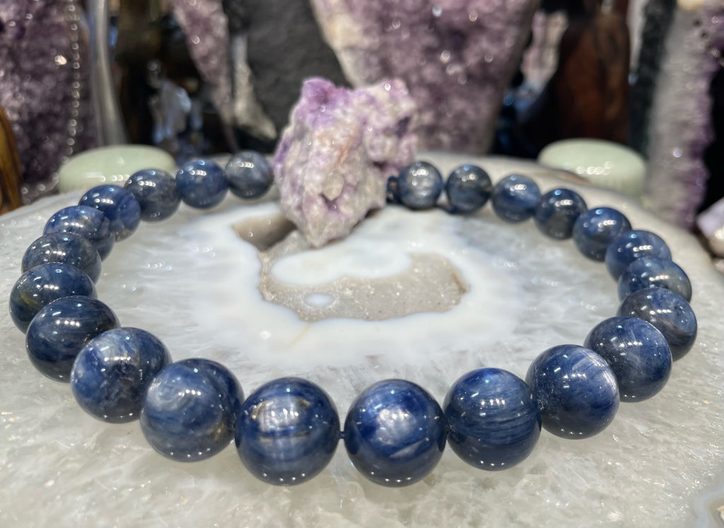 Stunning Large blue kyanite 18mm chatoyant gemstone beads - RARE