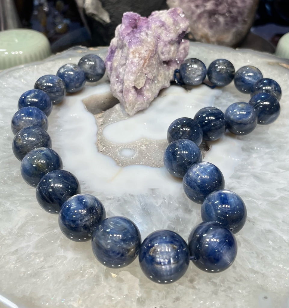 Stunning Large blue kyanite 18mm chatoyant gemstone beads - RARE