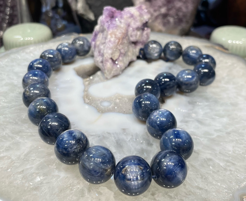Stunning Large blue kyanite 18mm chatoyant gemstone beads - RARE