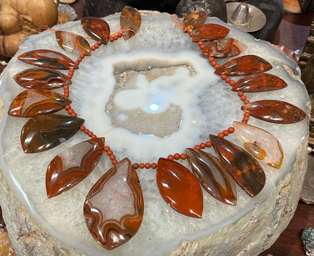 Superb Larve Red condor agate top drilled gemstone pendant beads