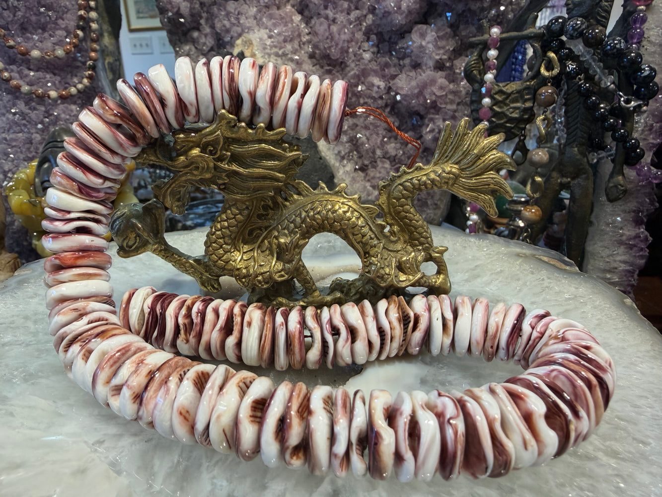 Amazing Lion paw 18mm natural shell beads