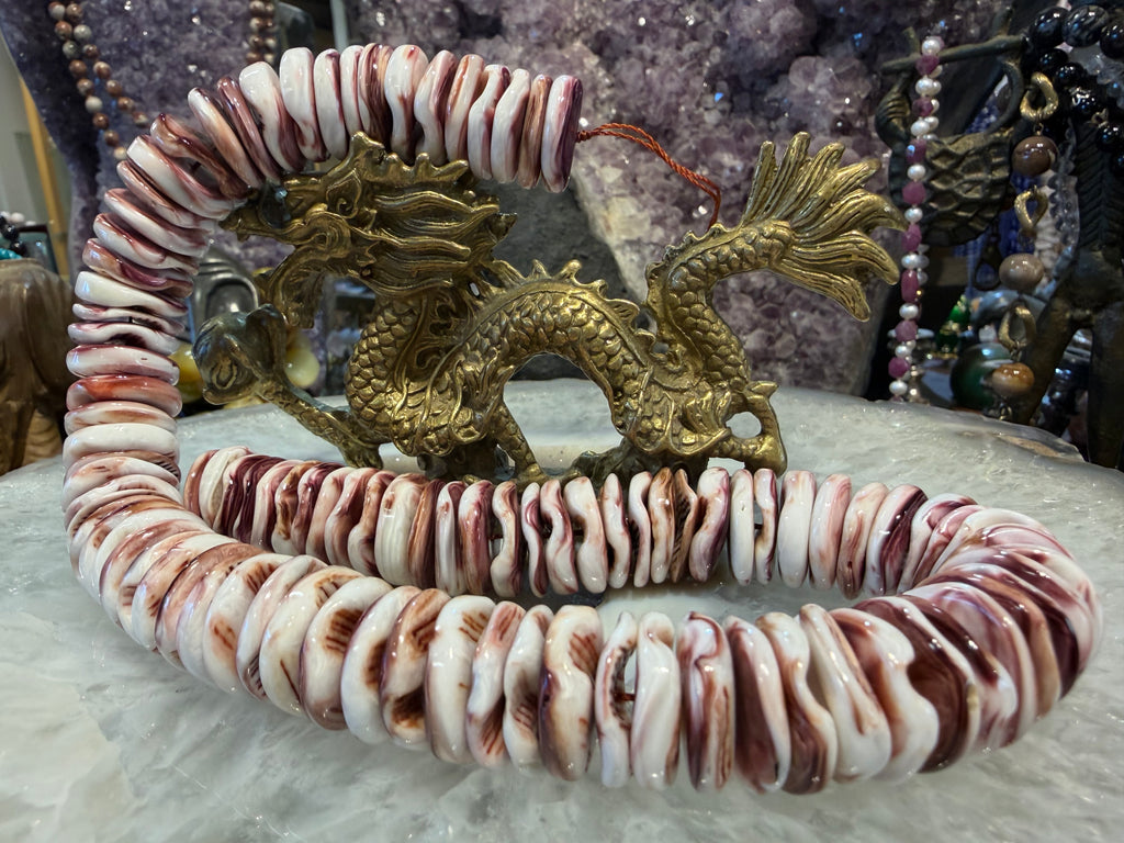 Amazing Lion paw 18mm natural shell beads