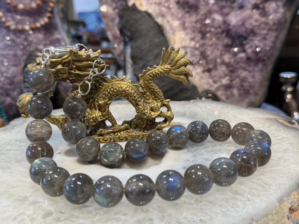 Gorgeous Labradorite flash 16mm gemstone necklace