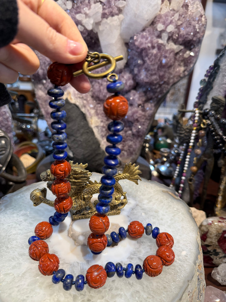 Superb Red jasper carved & matte lapis gemstone necklace