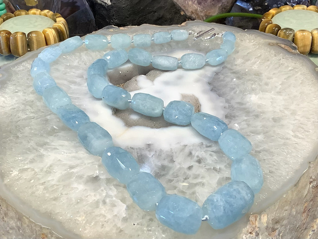 Stunning Large Natural Blue Aquamarine Faceted Nugget Gemstone Necklace