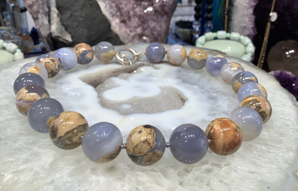 Beautiful blue chalcedony 18mm gemstone necklace