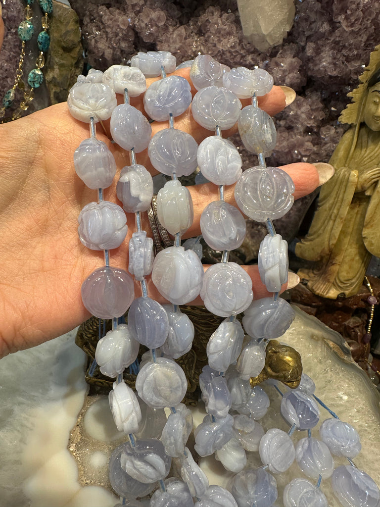 Beautiful blue lace agate 17mm bud carving