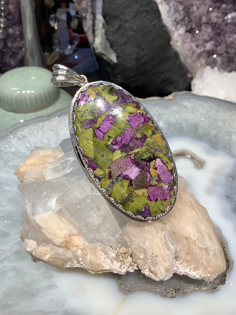 Beautiful stitchtite oval sterling silver gemstone pendant