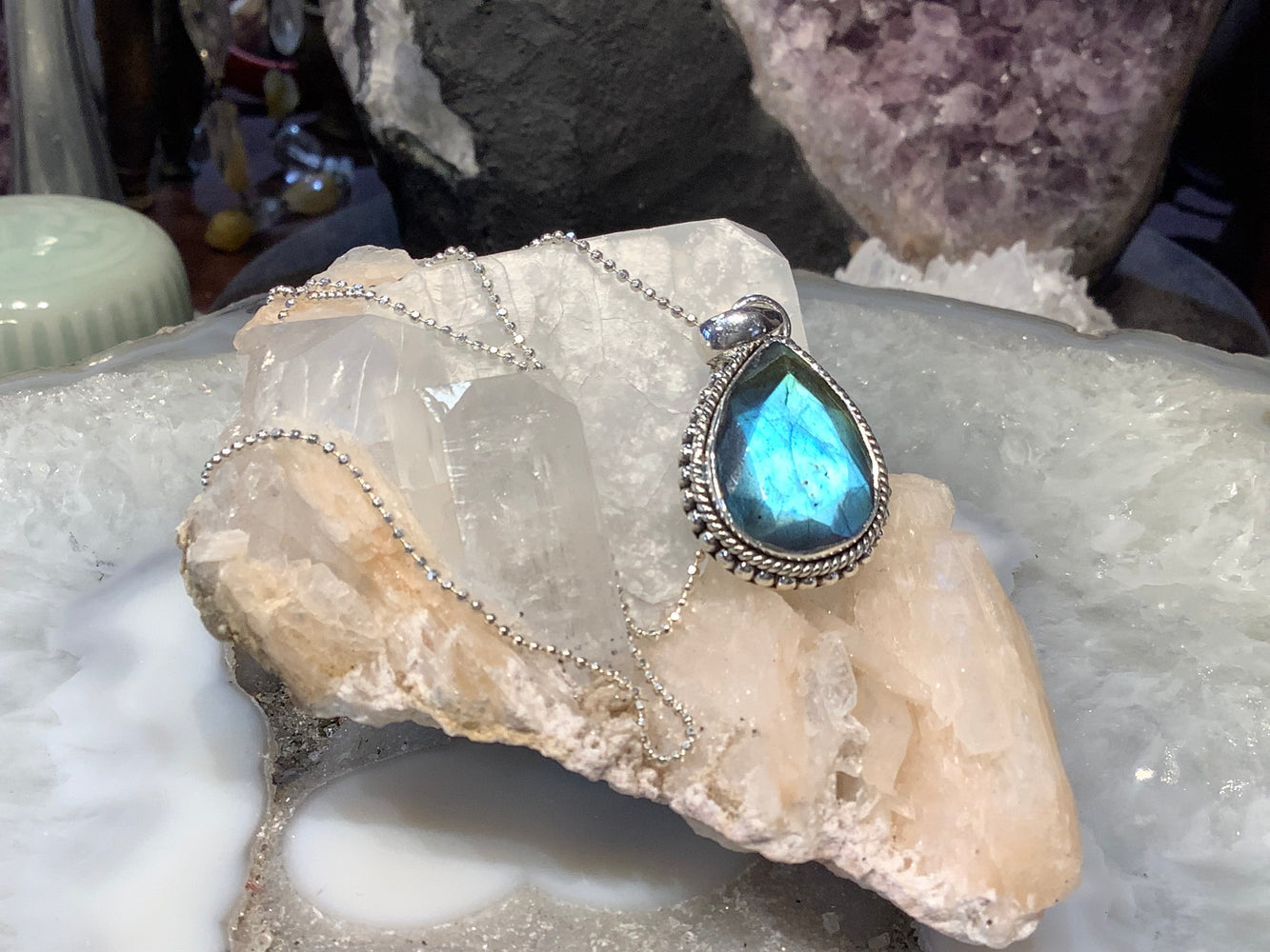 Beautiful labradorite blue flash sterling pendant necklace