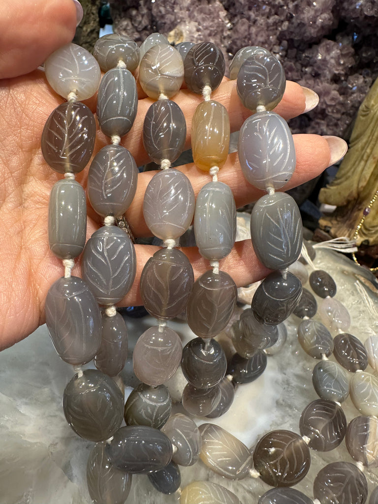 Grey agate carved oval 20mm gemstone