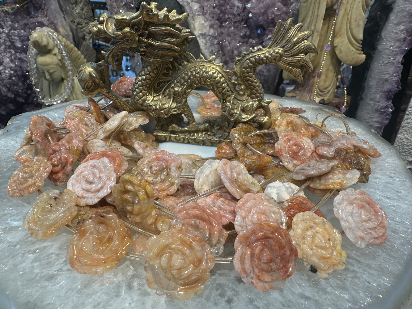 Flower agate 20mm carved rosebuds