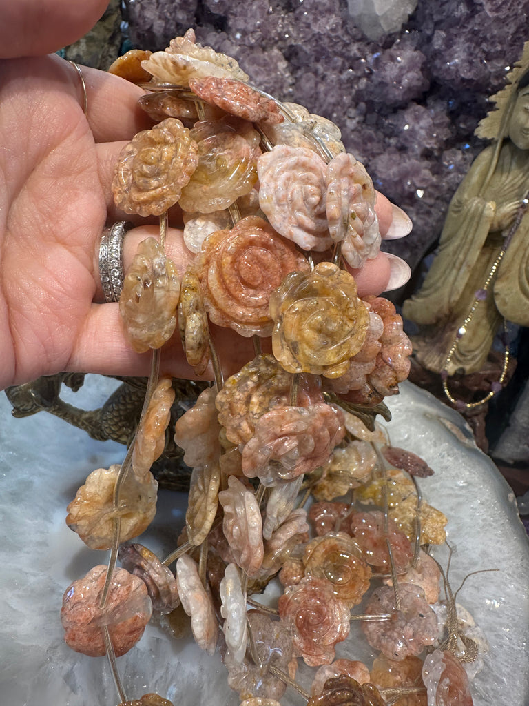 Flower agate 20mm carved rosebuds