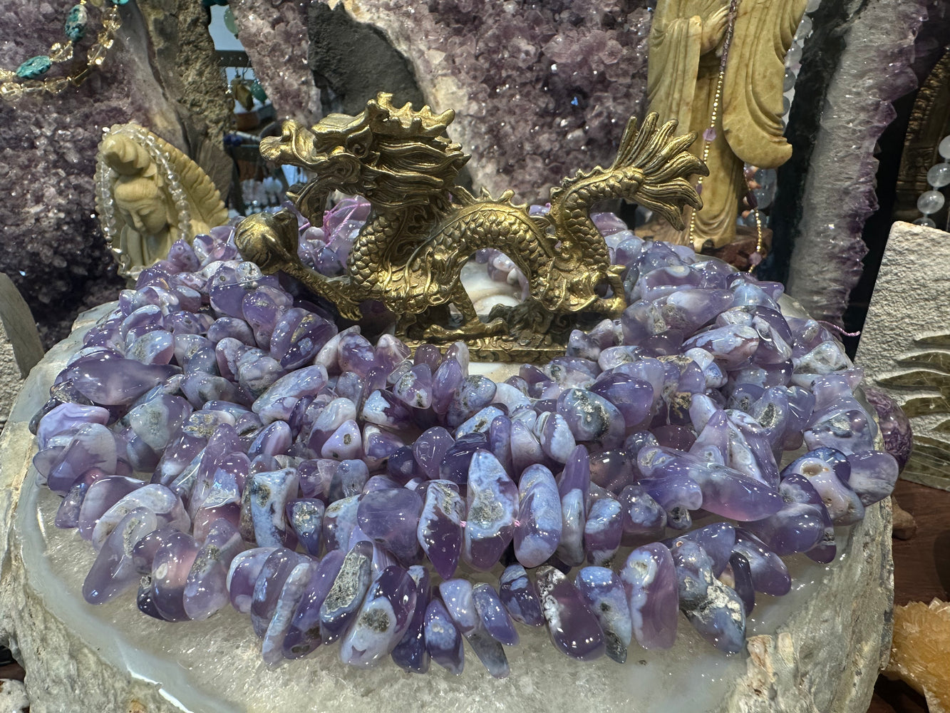 Lavender chalcedony 17-20mm gemstone