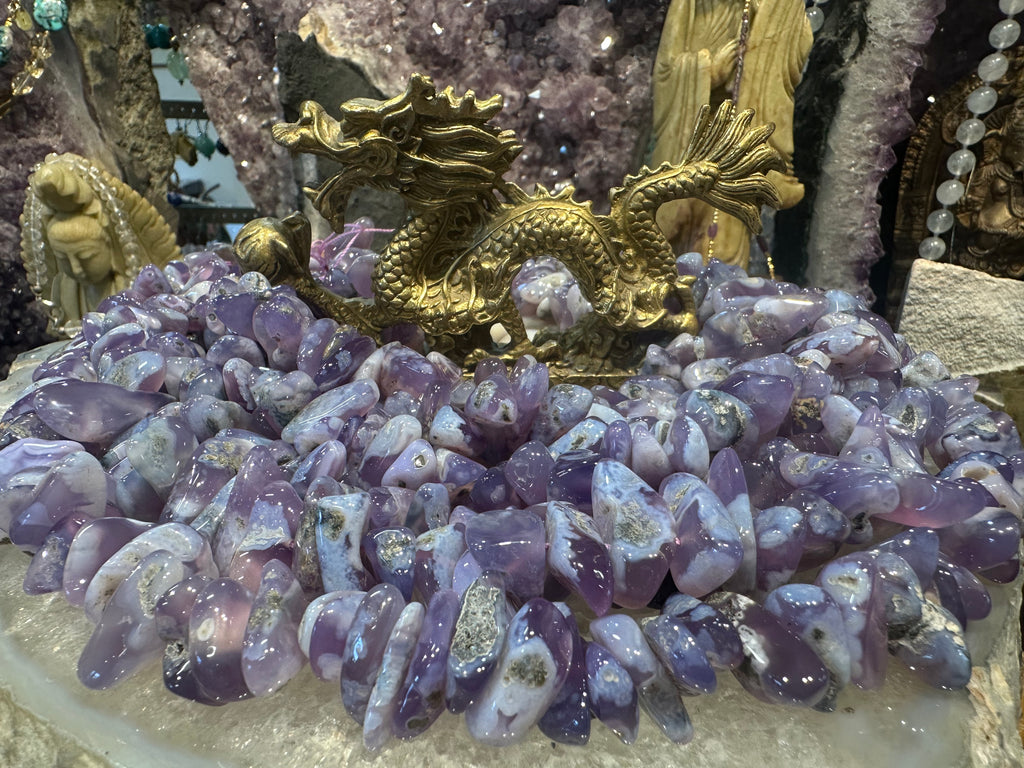 Lavender chalcedony 17-20mm gemstone