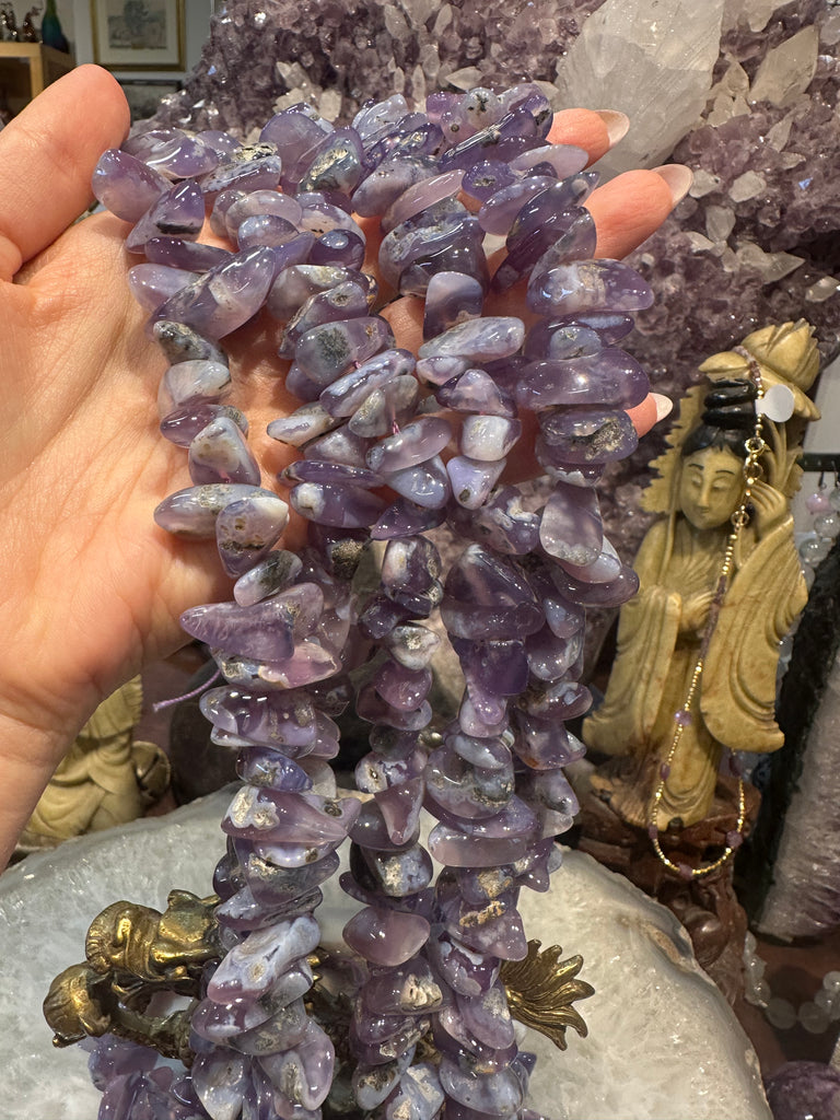 Lavender chalcedony 17-20mm gemstone