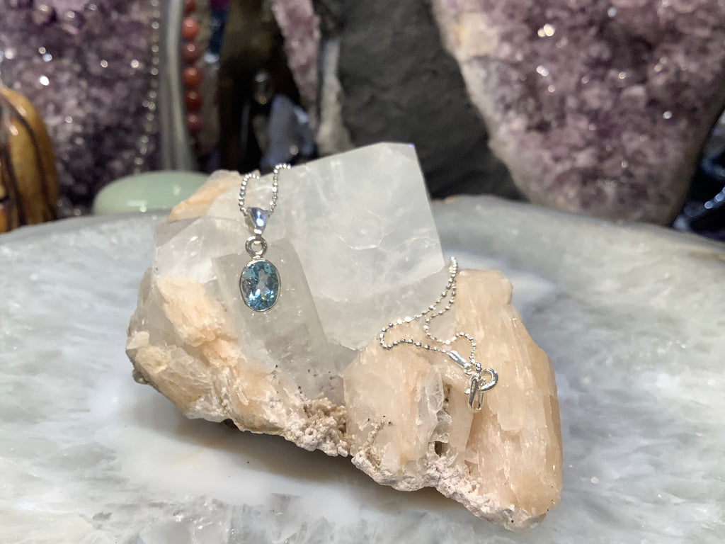 Blue topaz & sterling silver pendant gemstone necklace