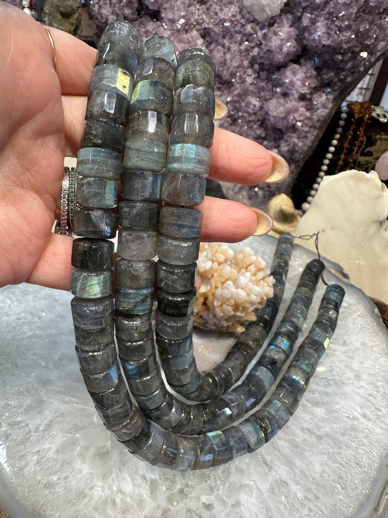 Gorgeous Labradorite step cut 12mm blue flash gemstone