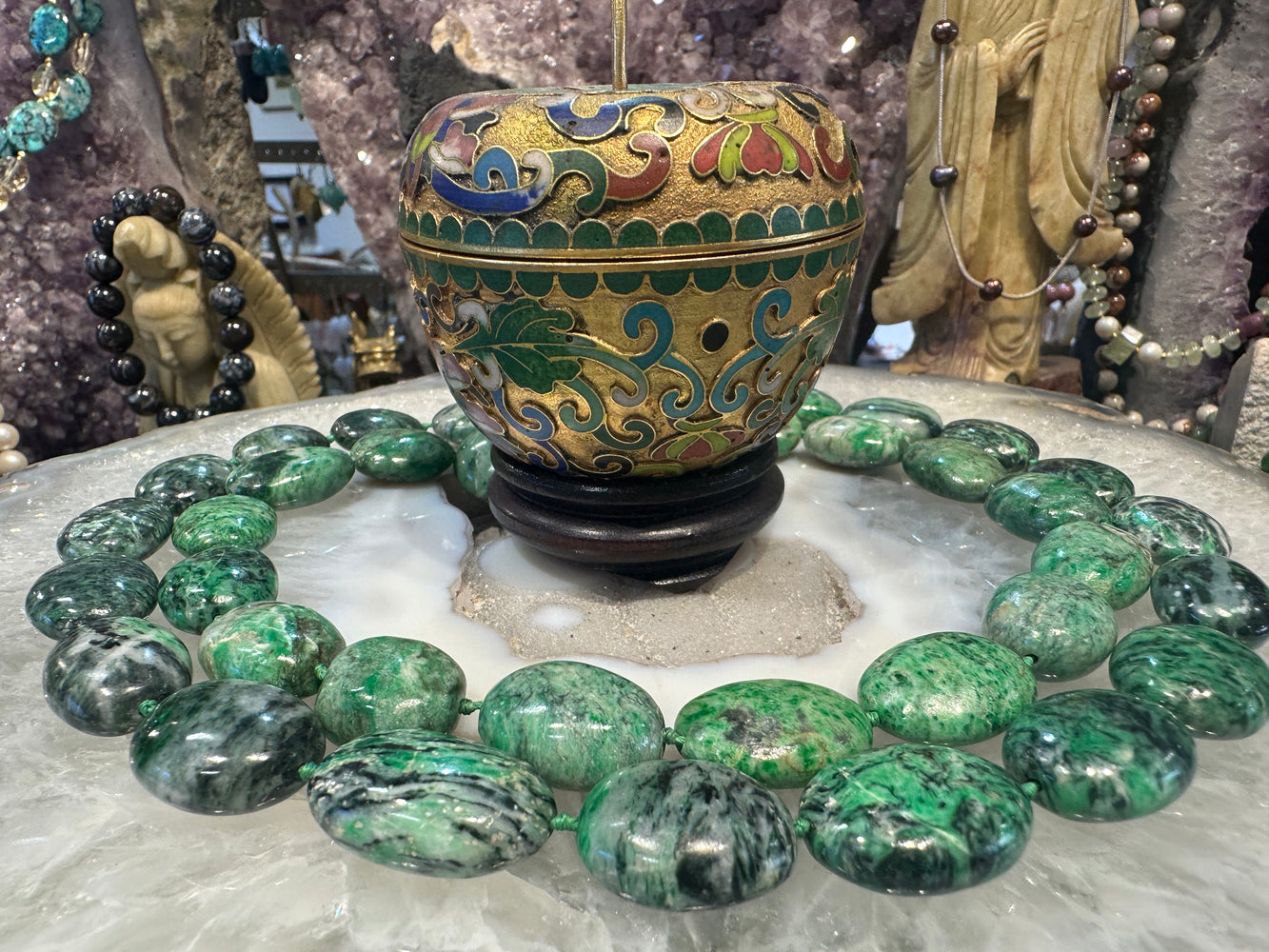 Maw sit sit jade oval 20mm gemstone