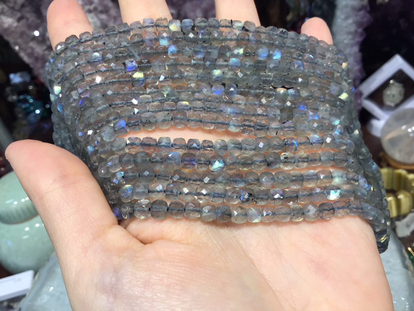 4mm Stunning blue flash labradorite Faceted Cube  gemstones beads