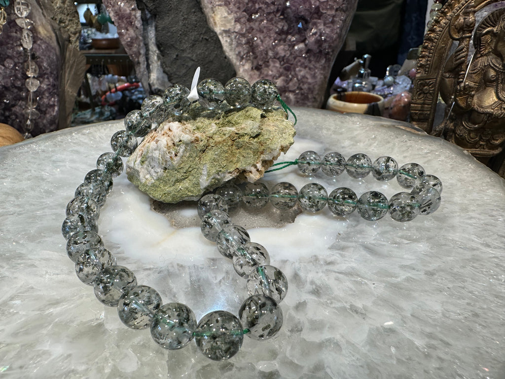 Green mica in quartz 10mm gemstone beads